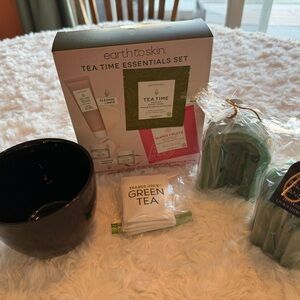 Earth to Skin Tea Time Essentials Set - Green and Brown